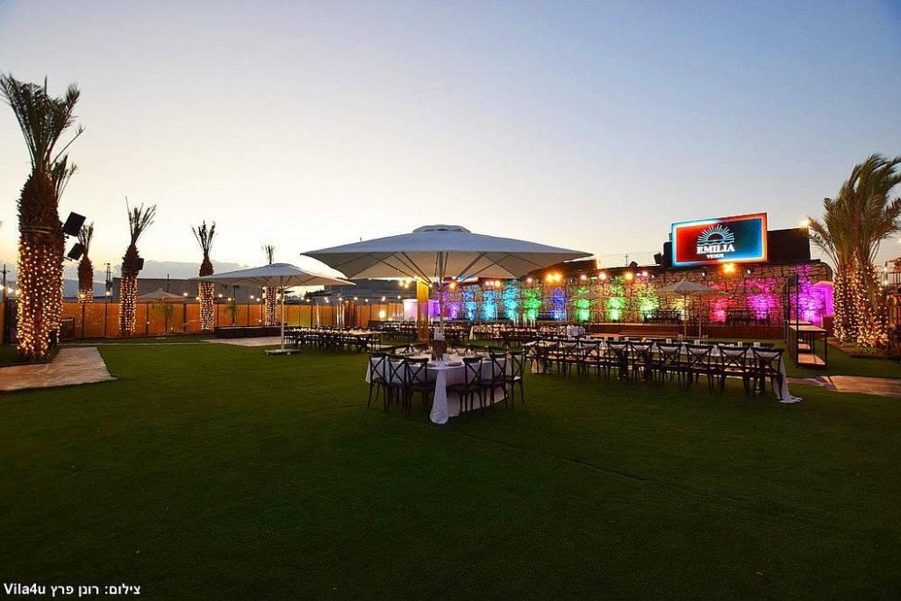 אמיליה איוונטס מרכז  30  לופט לנד