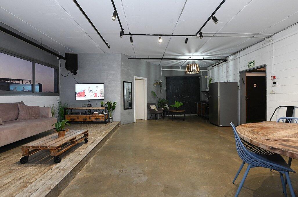 רוף טופ מרכז  8  לופט לנד