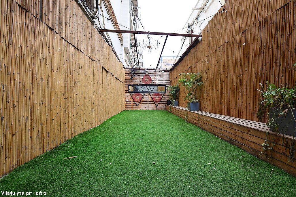 ג'סיקה איוונסט מרכז  9  לופט לנד