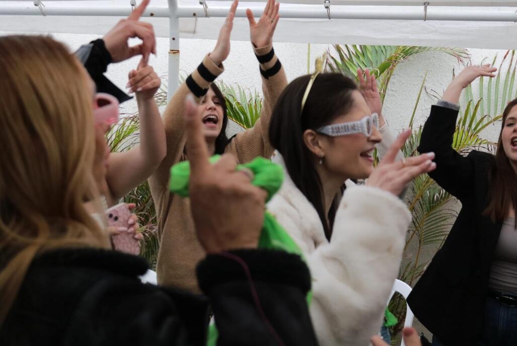 החצר בטיילת - אירועים ליד הים מרכז  17  לופט לנד