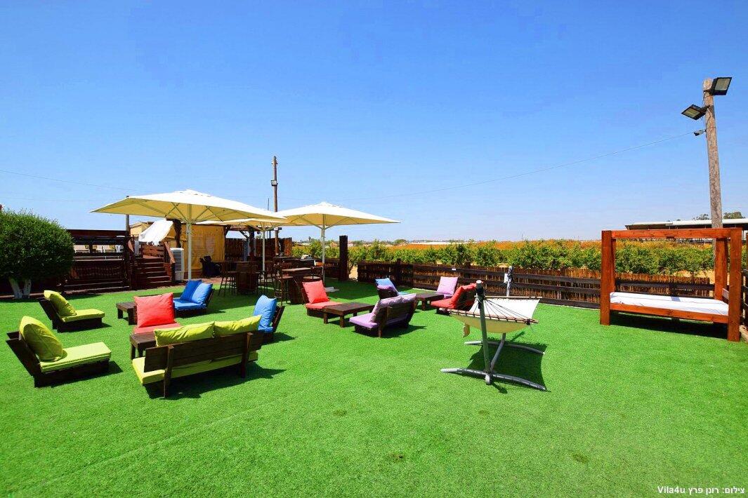 ליידיס פול מרכז  21  לופט לנד