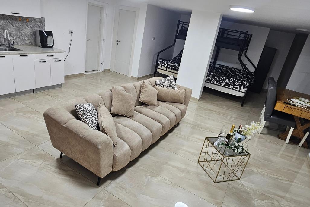 אחוזת נווה גד דרום  12  לופט לנד