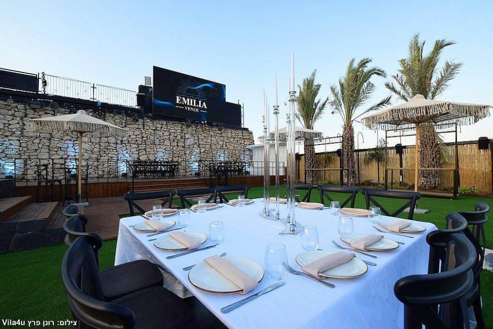 אמיליה איוונטס מרכז  7  לופט לנד