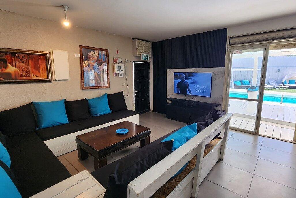 האי בשרון מרכז  13  לופט לנד