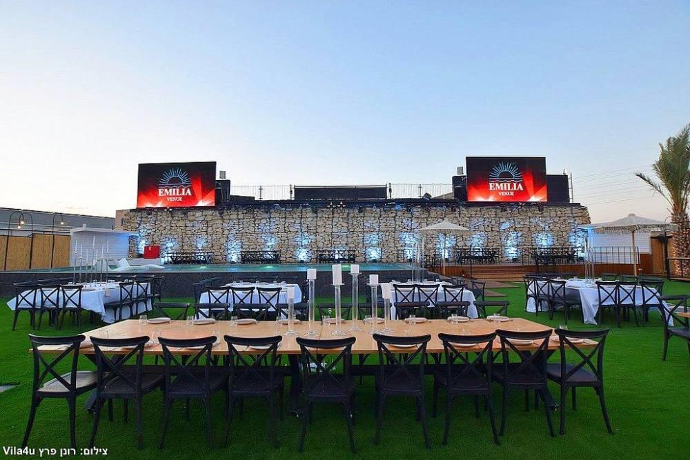 אמיליה איוונטס מרכז  27  לופט לנד