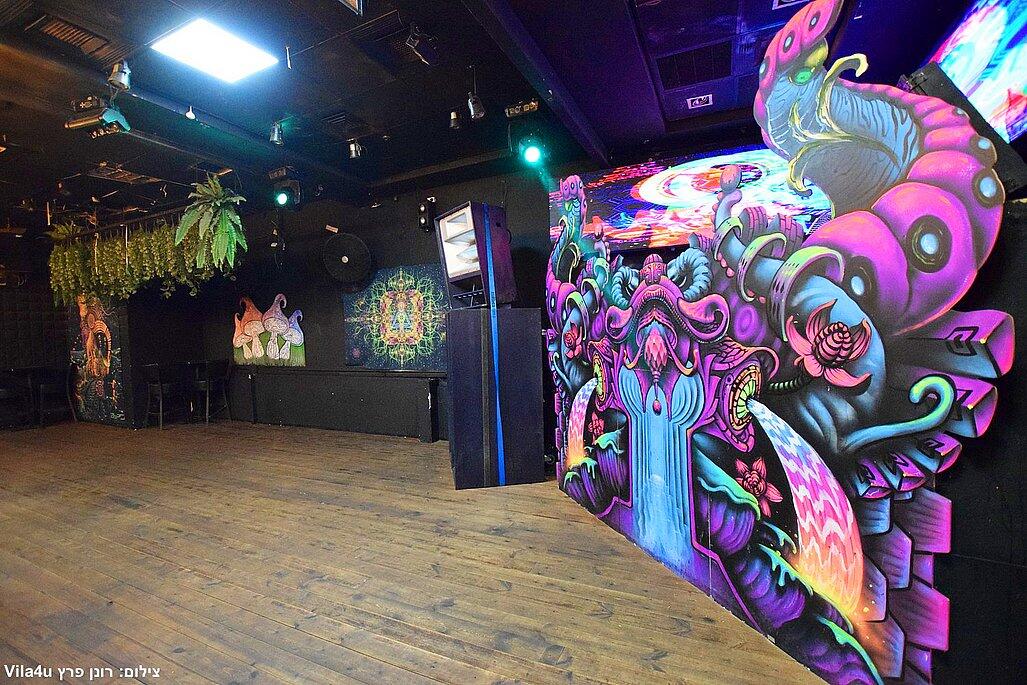 ג'סיקה איוונסט מרכז  16  לופט לנד