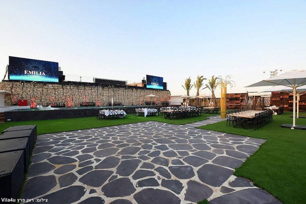 אמיליה איוונטס מרכז  29  לופט לנד