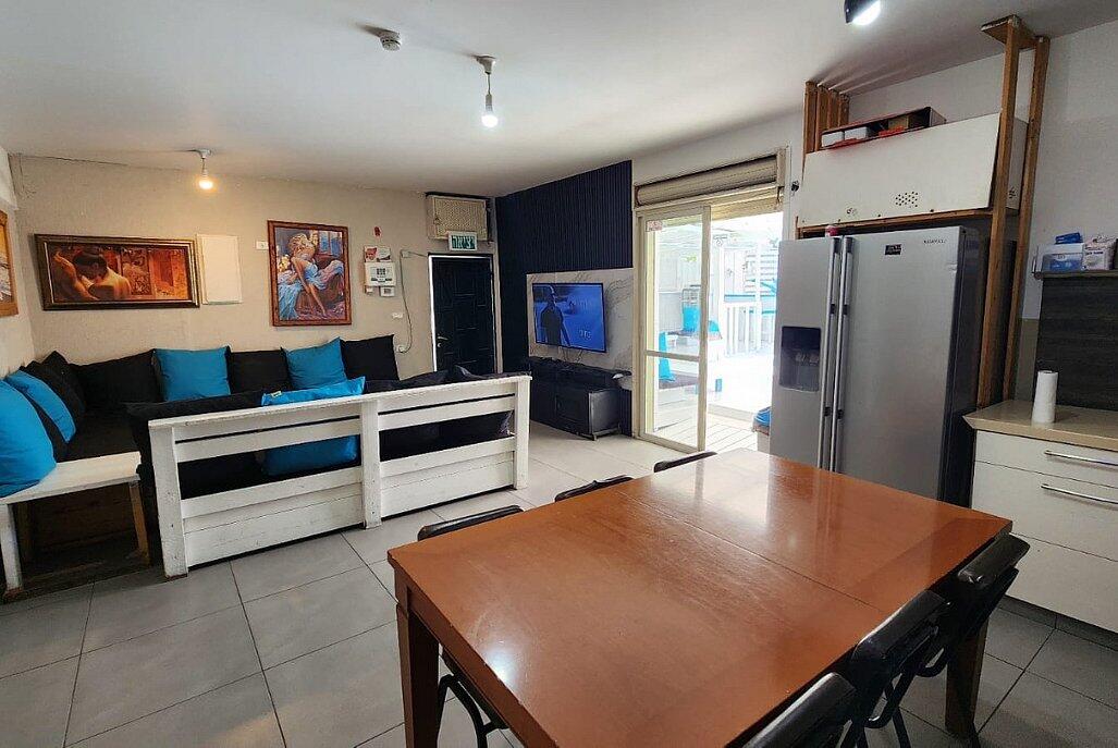 האי בשרון מרכז  14  לופט לנד