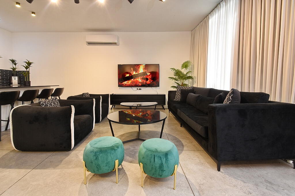 גאסטהאוס איוונטס צפון  7  לופט לנד