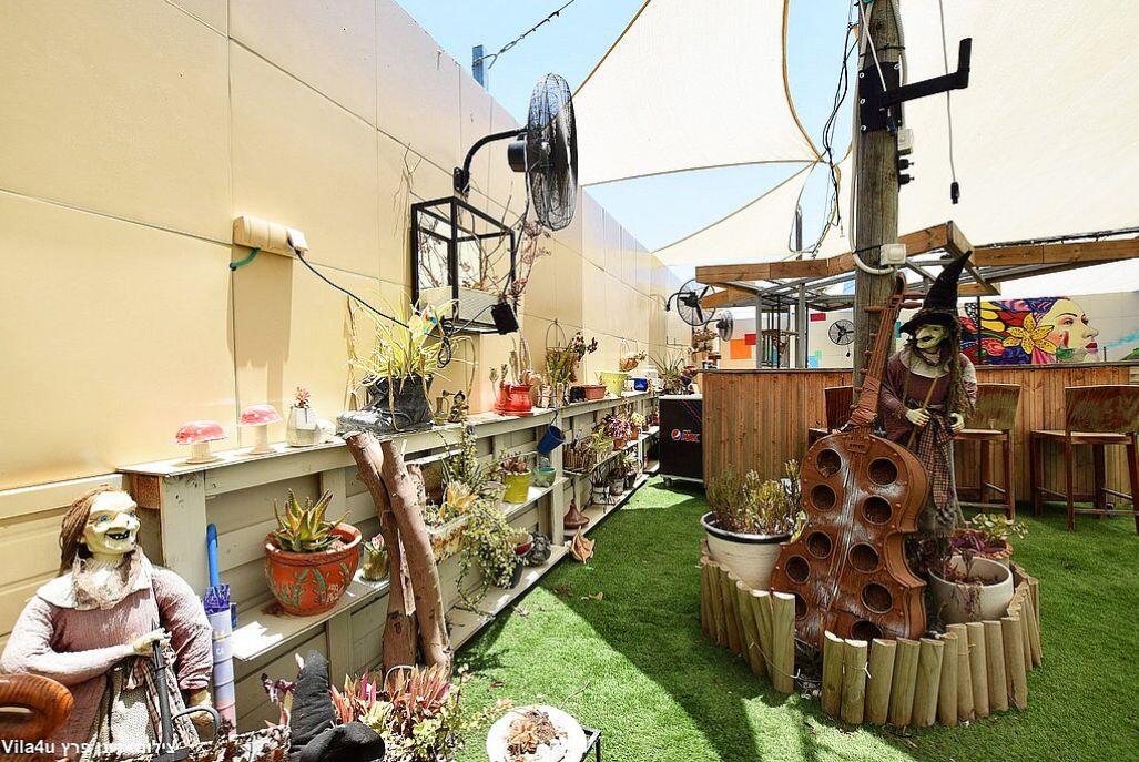 חוות האירוס מרכז  14  לופט לנד