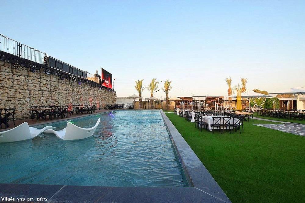 אמיליה איוונטס מרכז  10  לופט לנד