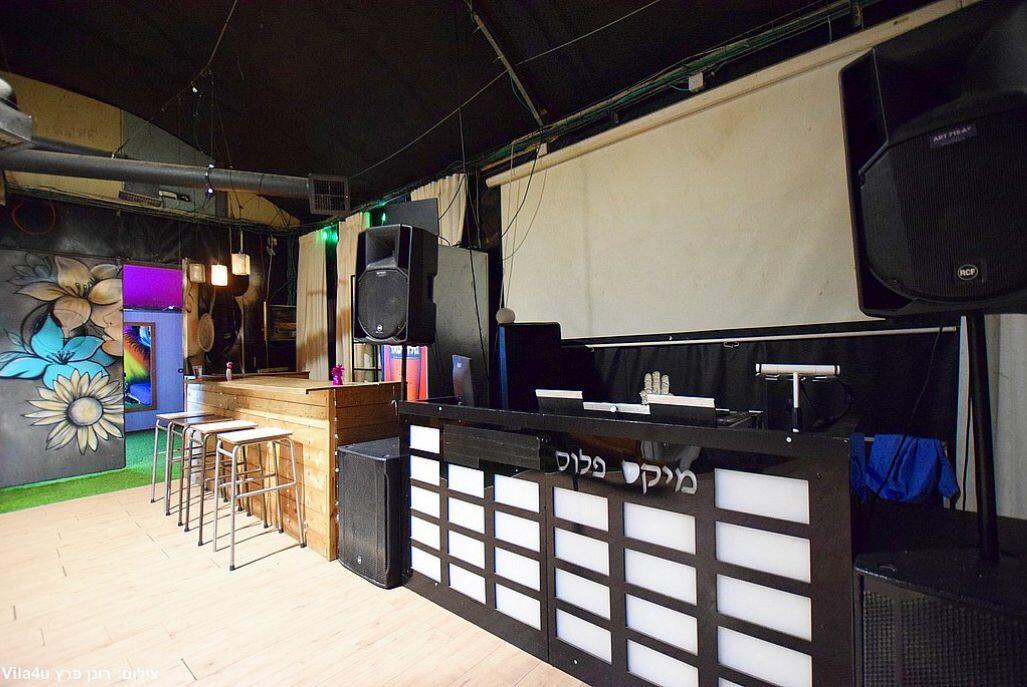 חוות האירוס מרכז  11  לופט לנד