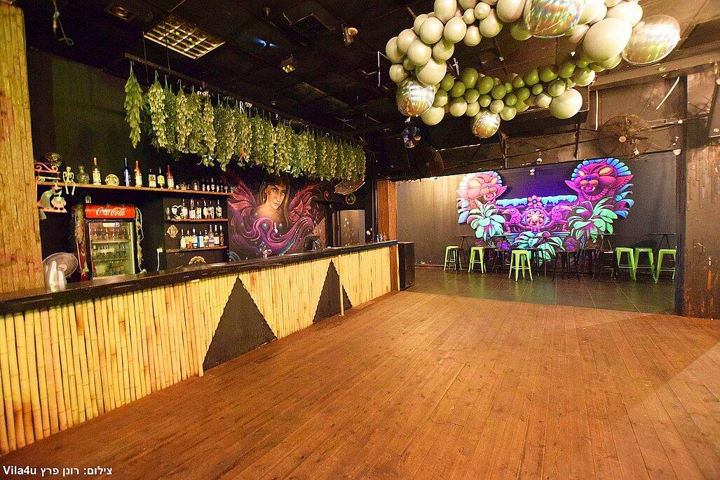 ג'סיקה איוונסט מרכז  10  לופט לנד