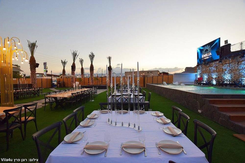 אמיליה איוונטס מרכז  16  לופט לנד