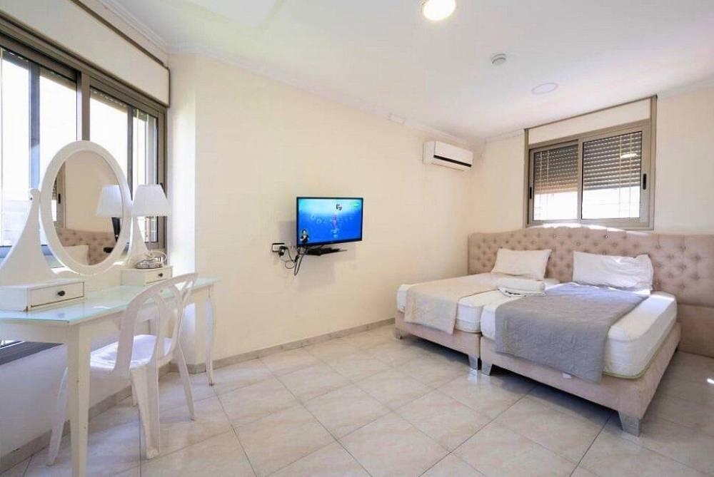 וילה דובדבן טבריה צפון  37  לופט לנד