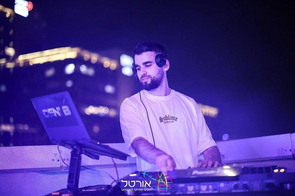 אלמאגו רוף תל אביב מרכז  43  לופט לנד