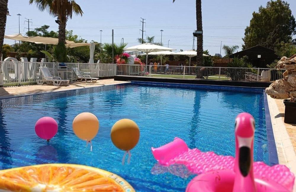 הוילה במשמר השבעה מרכז  3  לופט לנד