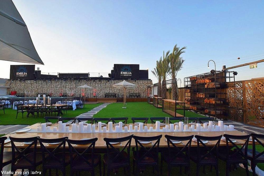 אמיליה איוונטס מרכז  19  לופט לנד