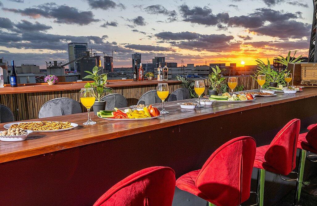 מון נייט איוונטס - Moon Night Events מרכז  12  לופט לנד