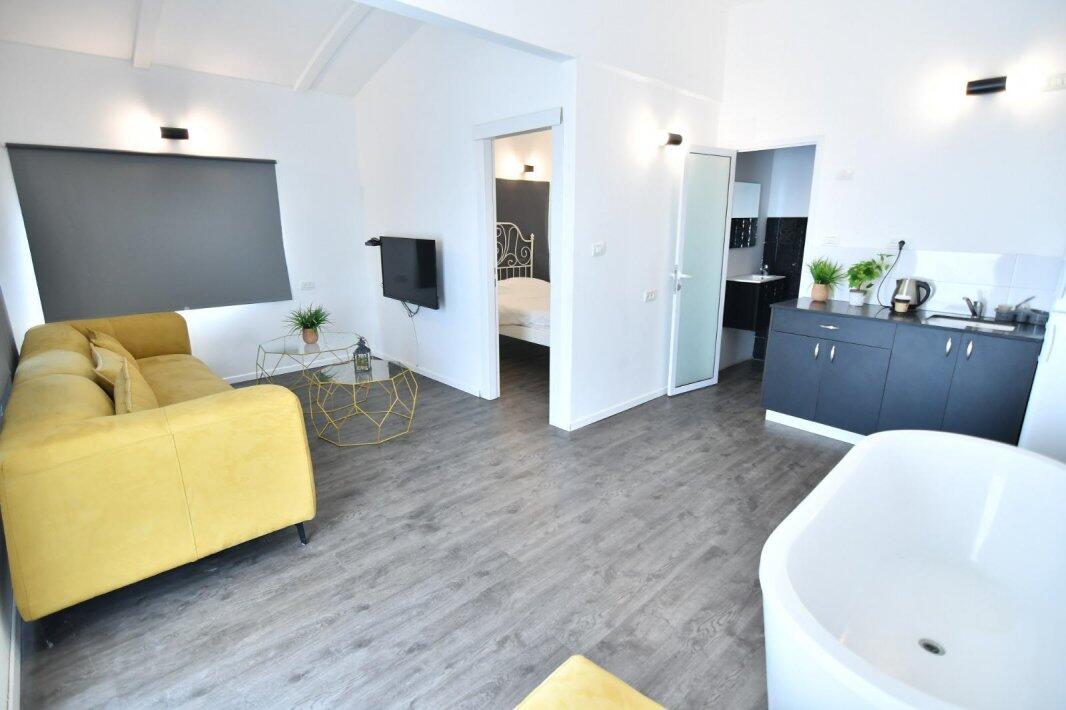 שדות אירוח בטבע מרכז  14  לופט לנד