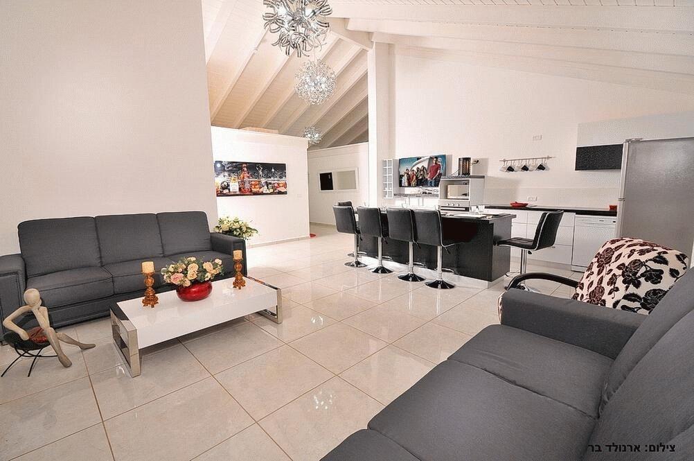 אחוזת אדל צפון  7  לופט לנד