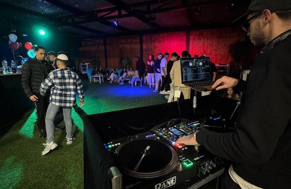 טופ וייבס - Top Vibes מרכז  15  לופט לנד