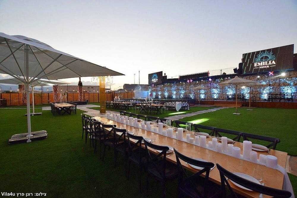 אמיליה איוונטס מרכז  32  לופט לנד