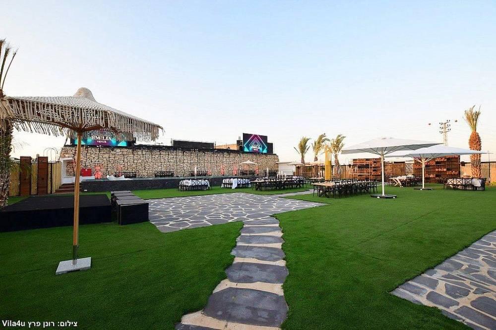 אמיליה איוונטס מרכז  9  לופט לנד