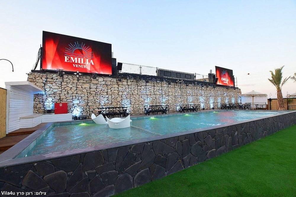 אמיליה איוונטס מרכז  37  לופט לנד