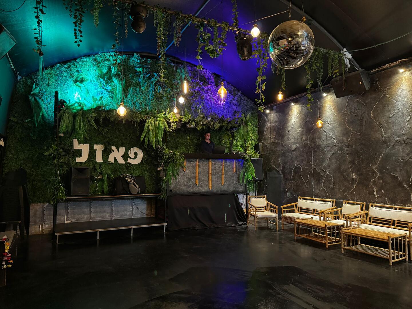 לופט מועדון הפאזל מרכז  16  לופט לנד