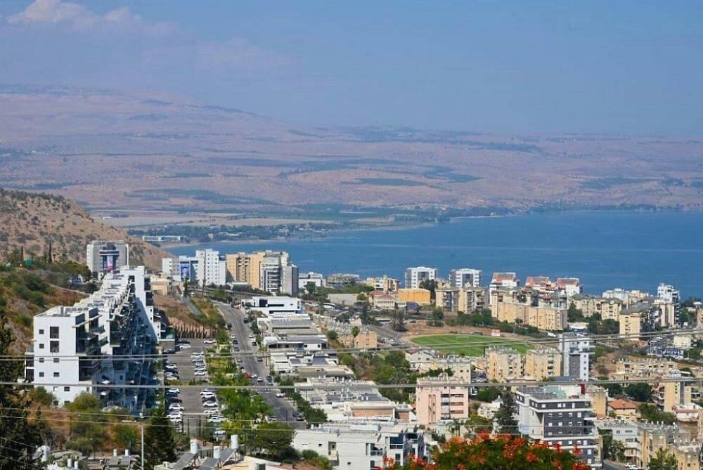 וילה דובדבן טבריה צפון  24  לופט לנד