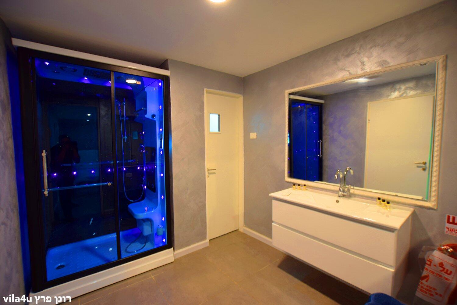 לופט פארטי טיים מרכז  22  לופט לנד