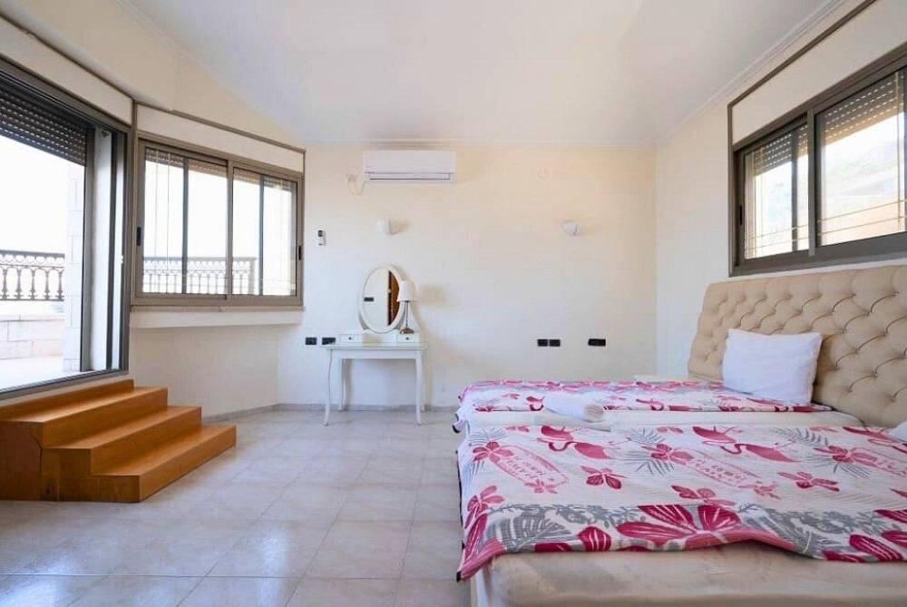 וילה דובדבן טבריה צפון  17  לופט לנד