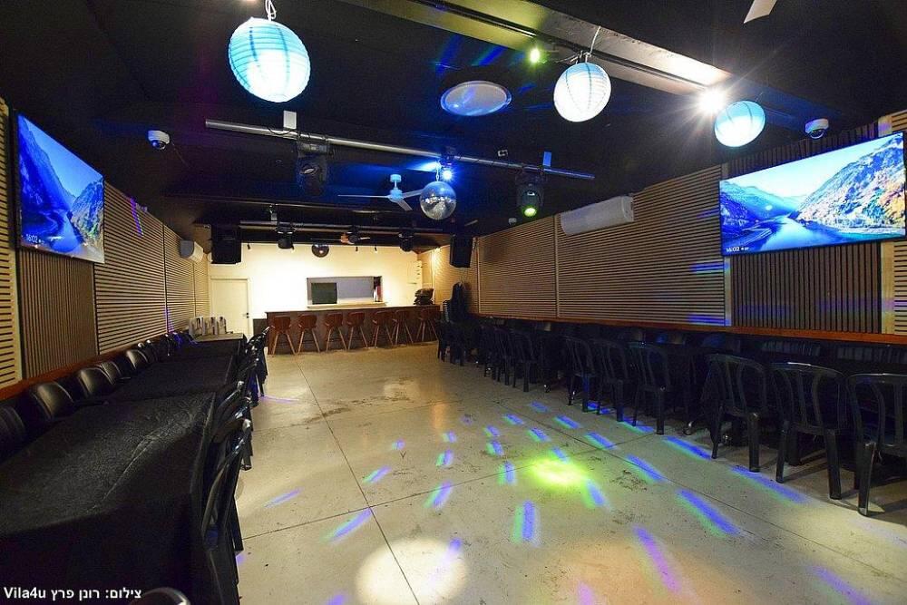 זאקיז מרכז  21  לופט לנד